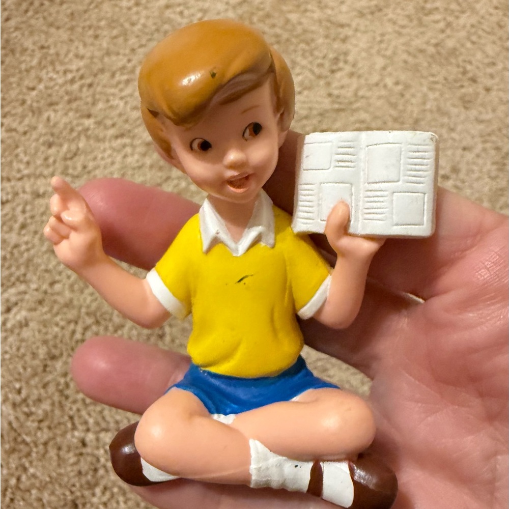 99’s Winnie the Pooh Christopher Robin Figurine Toy